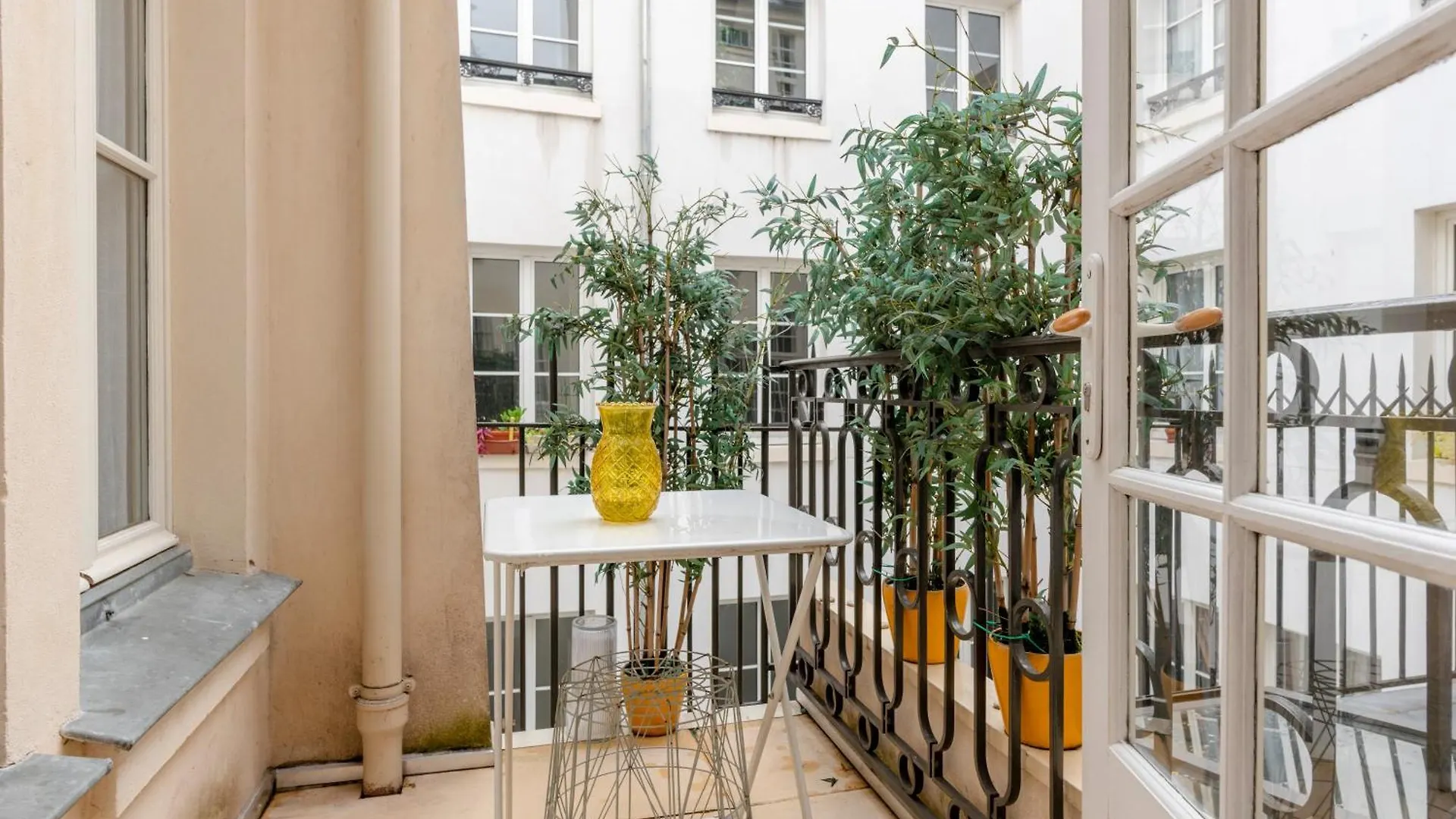 Lovely Center Residence Paris Apartment